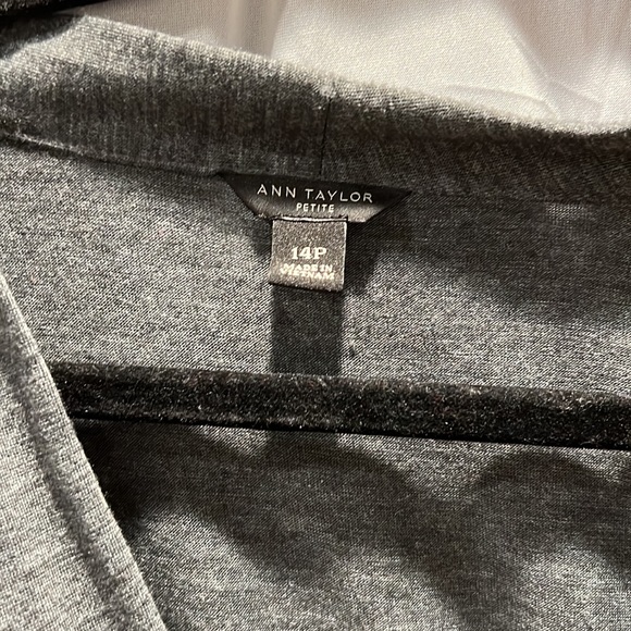 Grey wrap dress - Picture 2 of 2